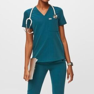 FIGS Caribbean Blue Catarina One Pocket Scrub Top
